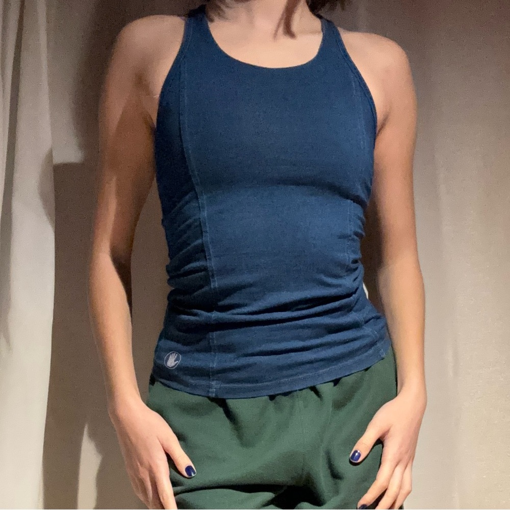 Body Glove gym top